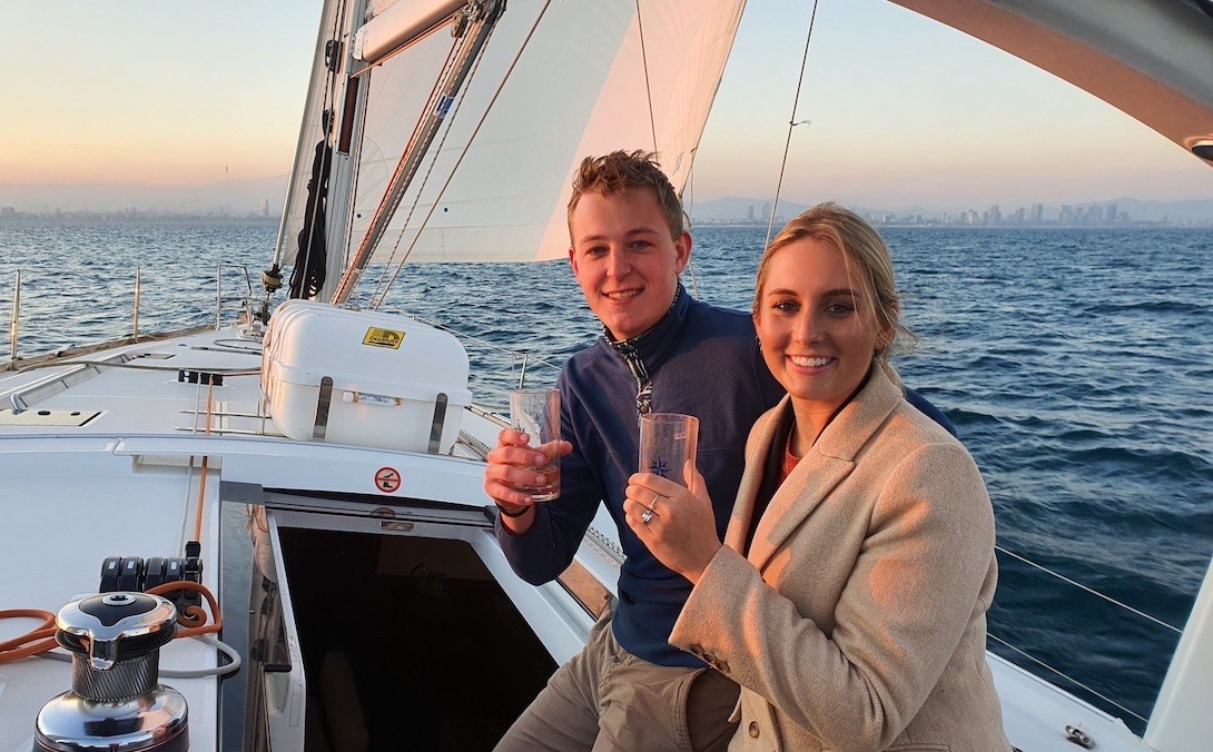 Paseo en velero compartido en barcelona